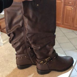 Brand new dream pairs brown boots